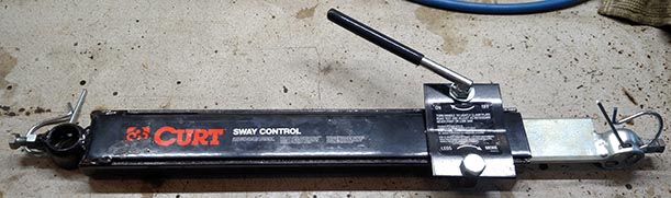 Adjustment bolt and nut installed on both ends of Curt 17200 Sway Bar